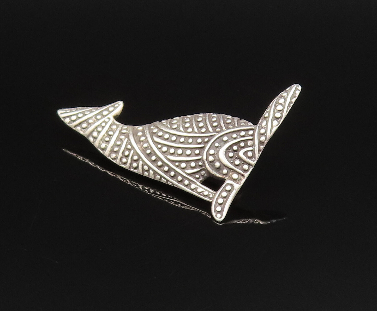 925 Sterling Silver  Vintage Dotted Howling Wolf Dog Brooch Pin  BP9694