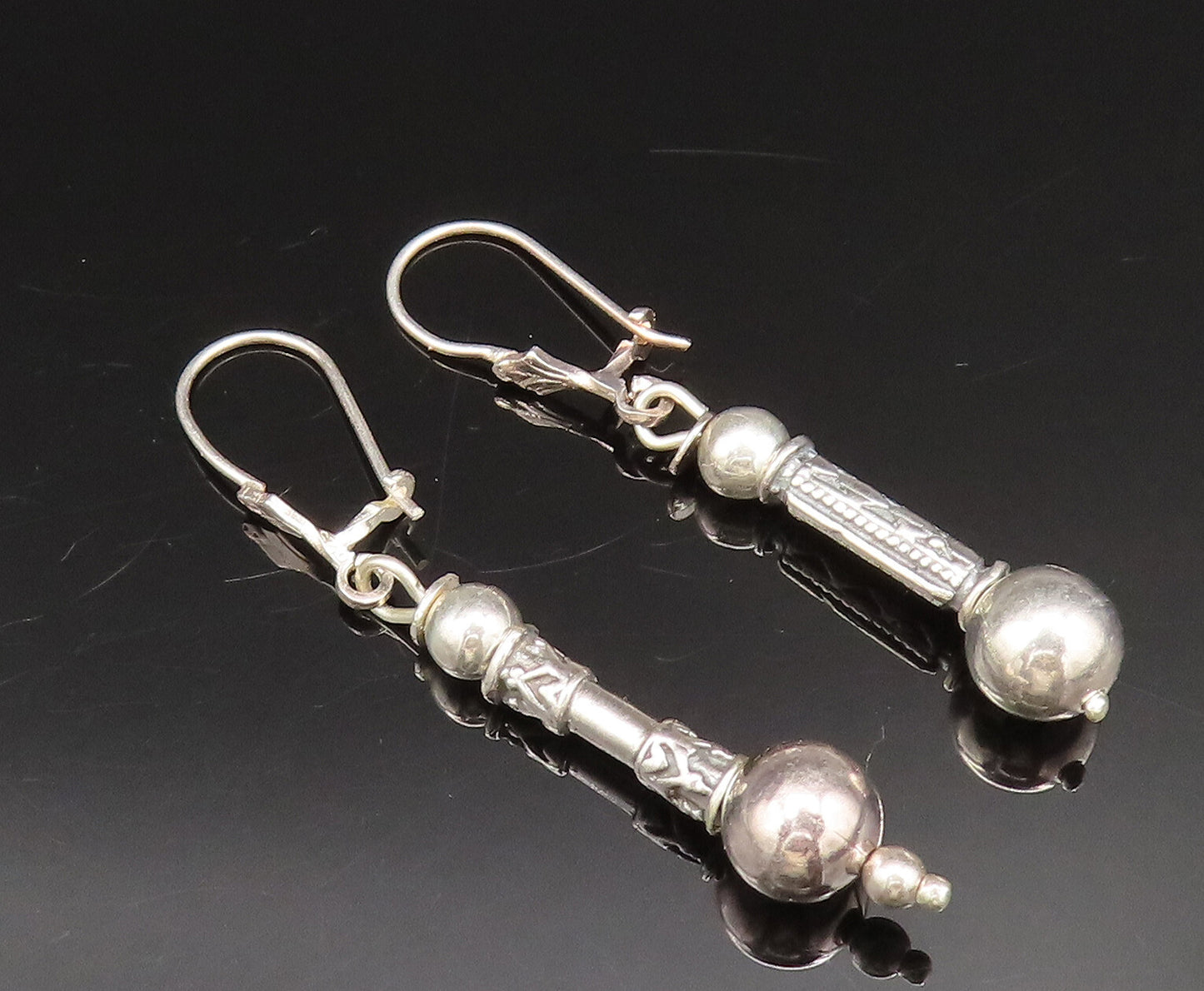 925 Sterling Silver  Vintage Love Heart Pole & Bead Ball Earrings  EG11861