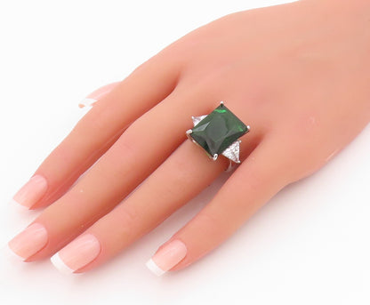 925 Sterling Silver Vintage Ring Rectangle Green & Triangle Cut CZ Sz 8  RG33196