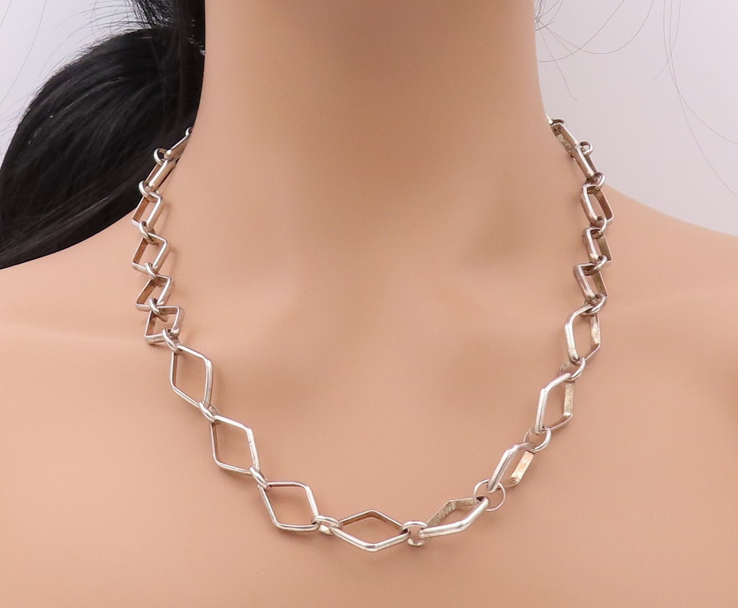 925 Sterling Silver Vintage Necklace Designer Eye Shaped Cutout Rings   NE4403
