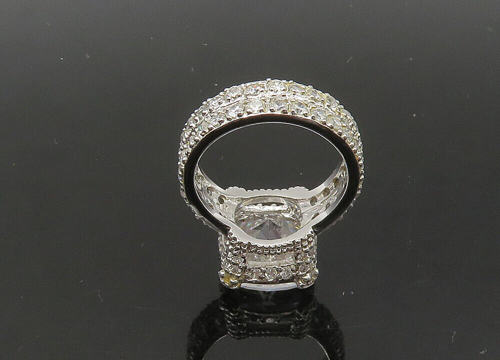 925 Sterling Silver  Vintage Shiny Cubic Zirconia Cocktail Ring Sz 7  RG22220