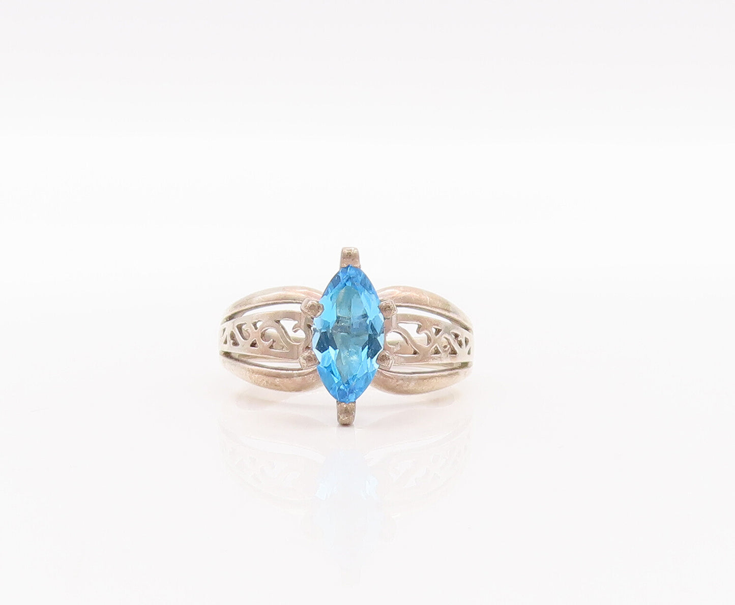 925 Sterling Silver Vintage Ring Swirly Carved Marquise Cut Blue CZ Sz 7 RG28181