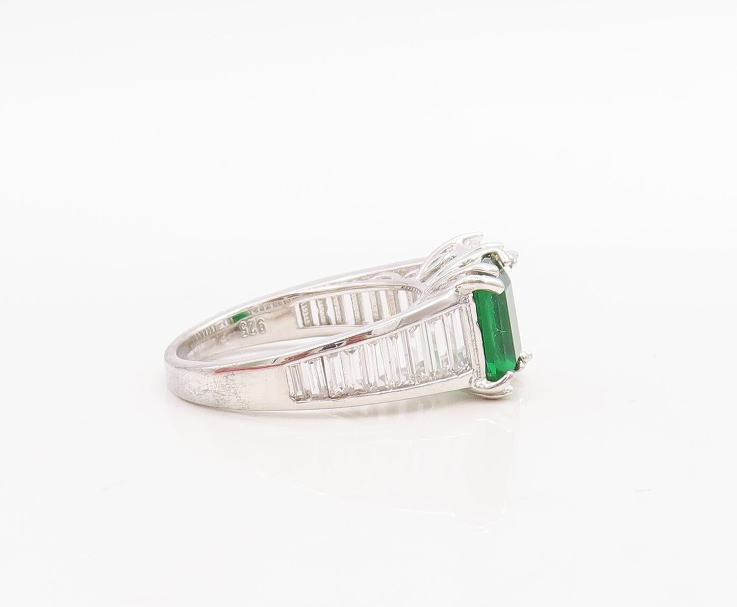 925 Sterling Silver Vintage Ring Rectangle Cut Green & White CZ  Sz 7.5 RG30994