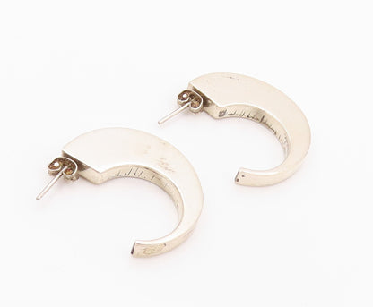 925 Sterling Silver Vintage Earrings Animal Tooth Design Open Hoops  EG13511