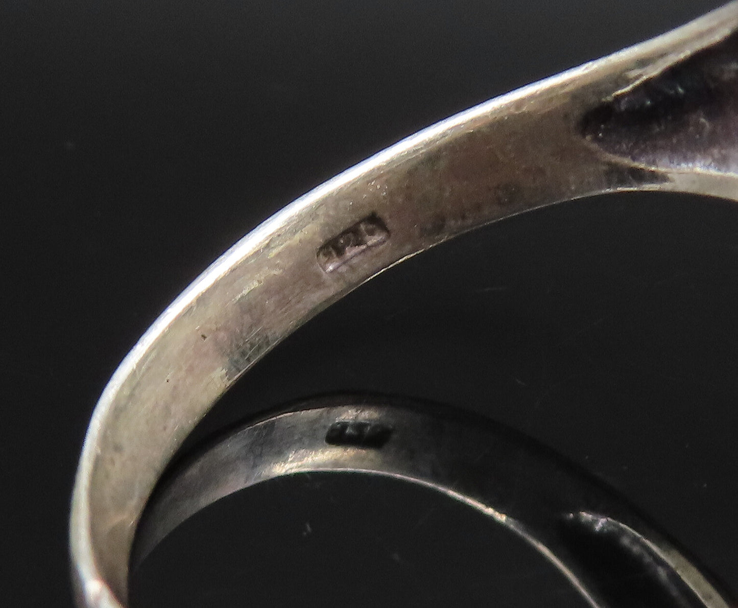 925 Sterling Silver  Vintage Dainty Love Heart Bypass Ring Sz 8  RG25684
