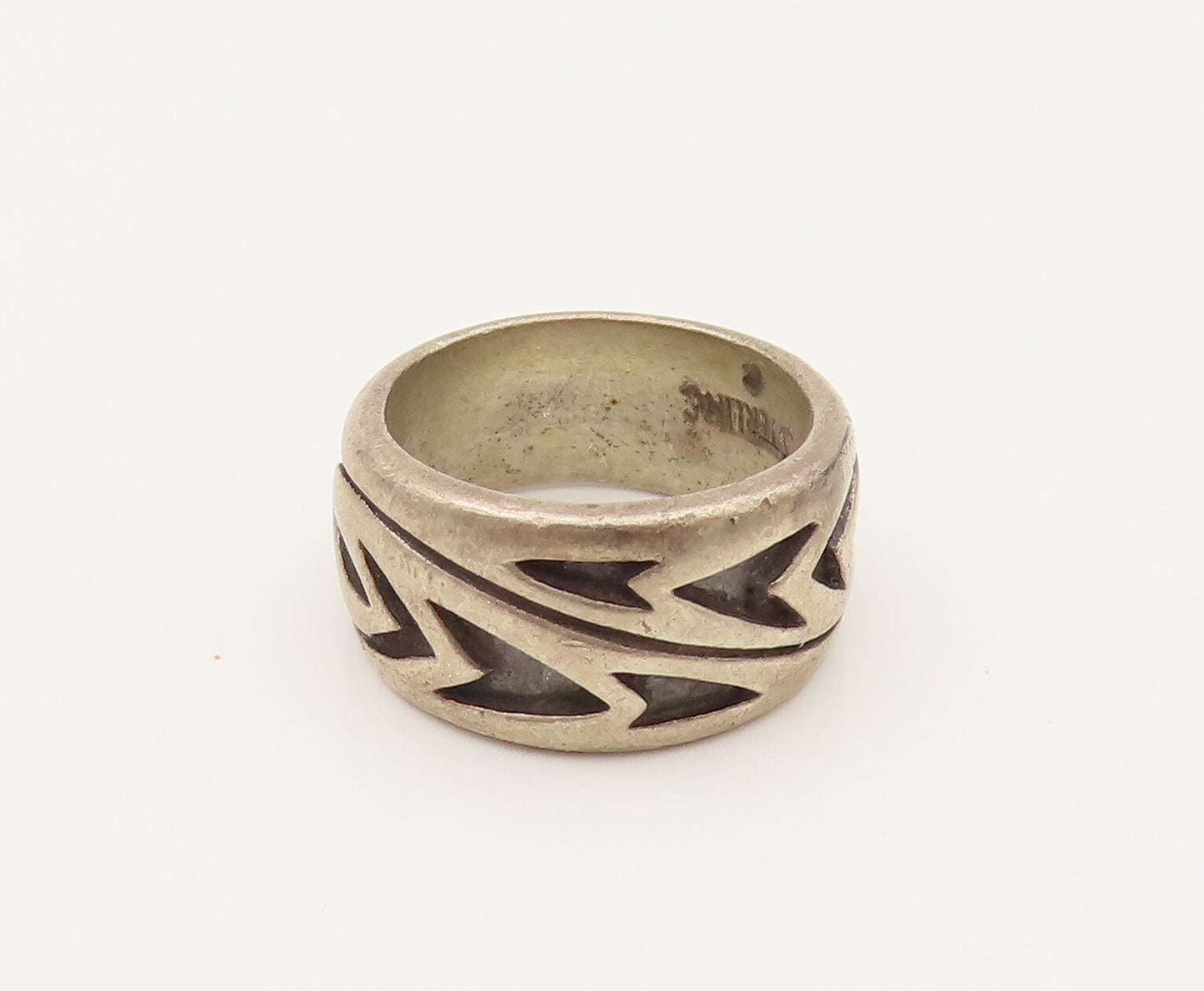 925 Sterling Silver Vintage Carved Arrow Abstract Band Ring Sz 4.5  RG26462
