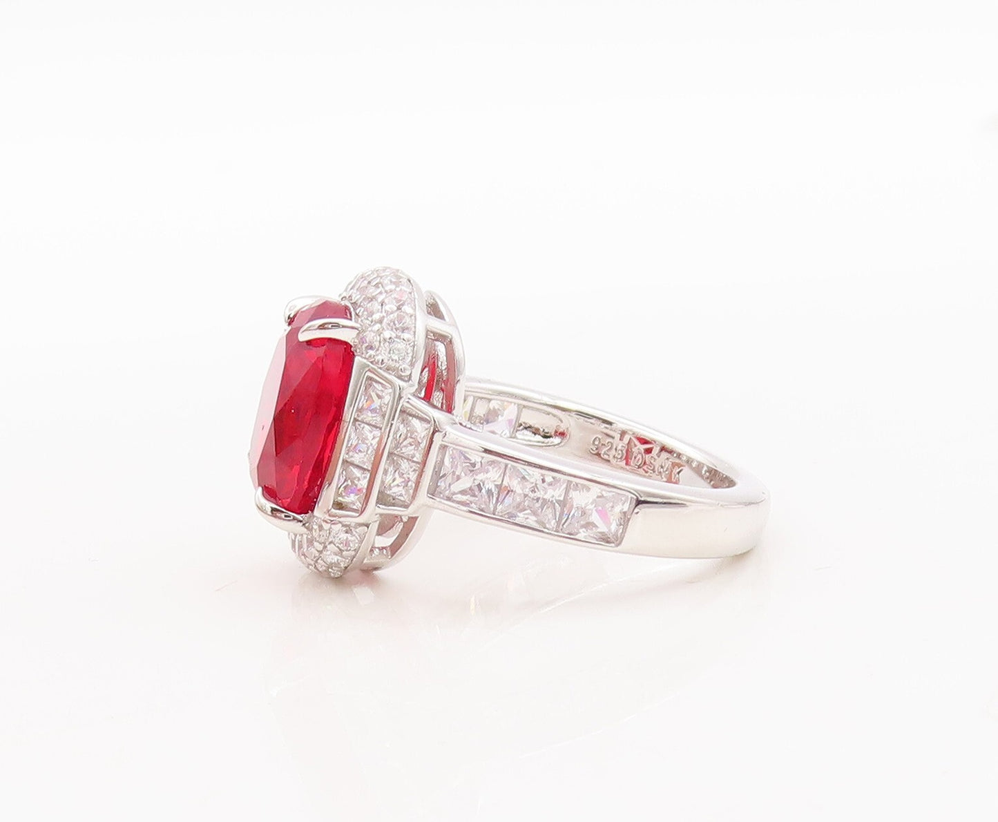 925 Sterling Silver Vintage Ring Oval Cut Red Halo White CZ  Sz 7  RG29790