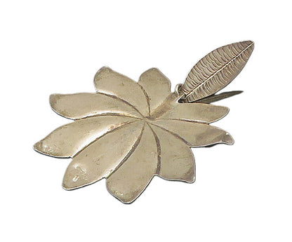 DESIGNER 925 Sterling Silver  Vintage Shiny Etched Floral Leaf Pendant PT19144