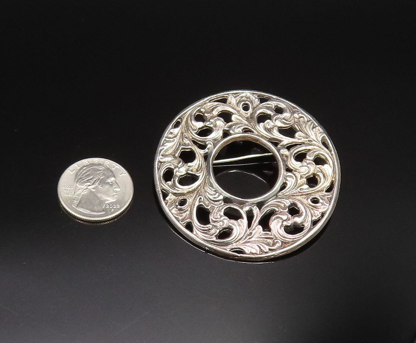 TINN NORWAY 925 Silver  Vintage Round Openwork Leaf Swirl Brooch Pin  BP9801
