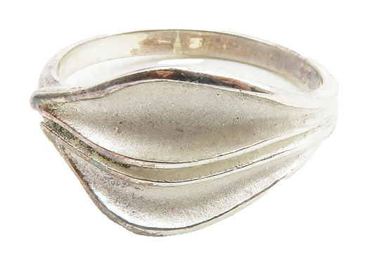 925 Sterling Silver  Vintage Shiny Sculpted Matte Band Ring Sz 6.5  RG13174