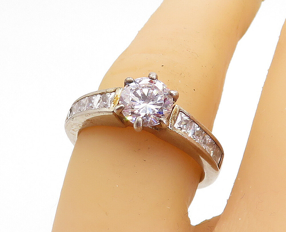 925 Sterling Silver  Vintage Cubic Zirconia Solitaire Accent Ring Sz 7  RG5181