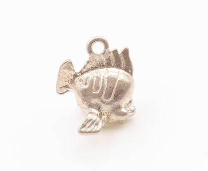 925 Sterling Silver Vintage Pendant Classic Etched Tropical Fish Charm  PT26262