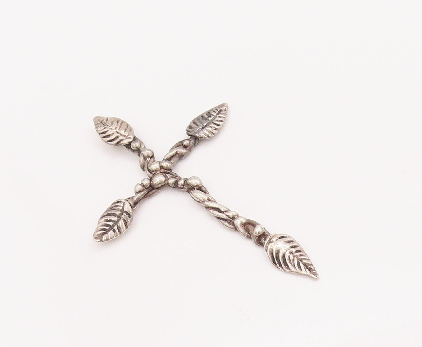 925 Sterling Silver Vintage Pendant Religious Creeper Floral Carve Cross PT23035