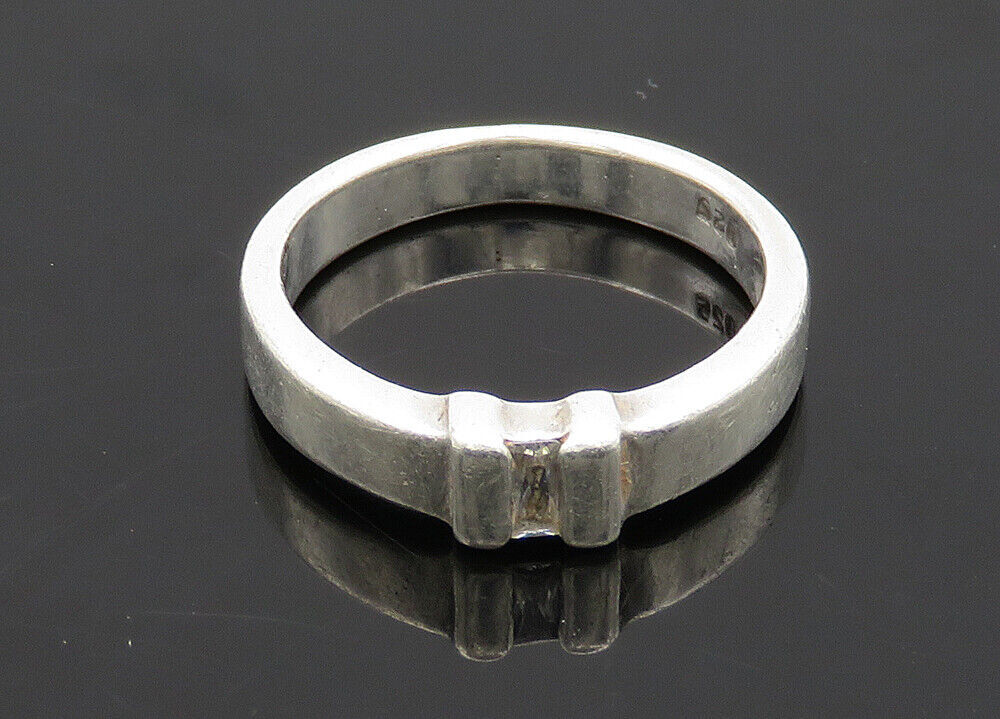 925 Sterling Silver  Vintage Cubic Zirconia Smooth Band Ring Sz 6.5  RG20999