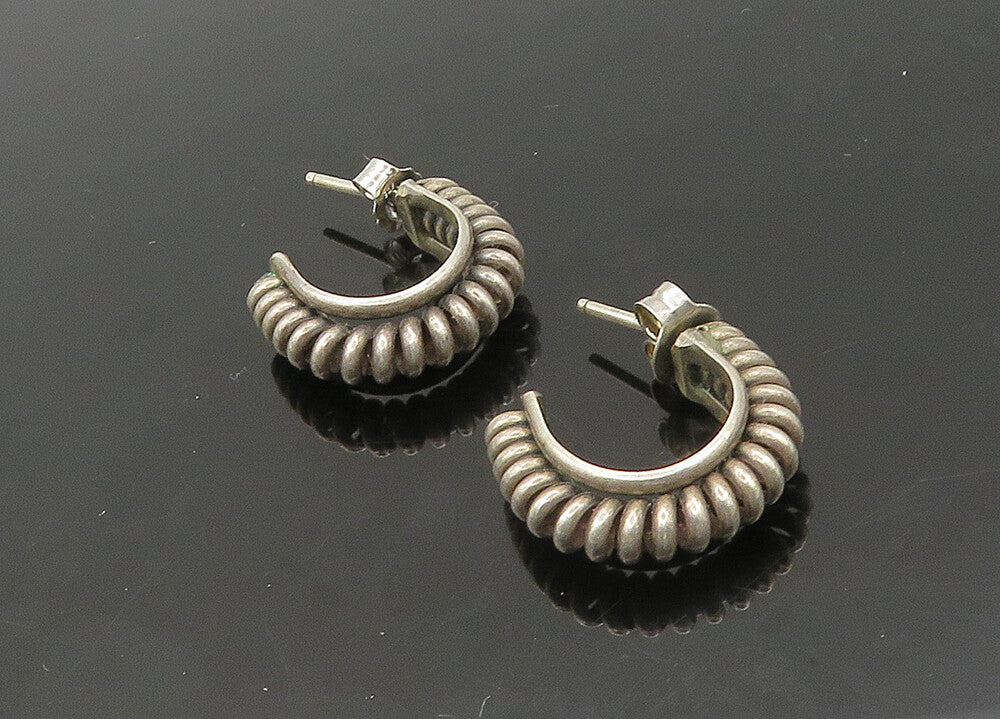 925 Sterling Silver  Vintage Petite Fluted Round JHoop Earrings  EG10733