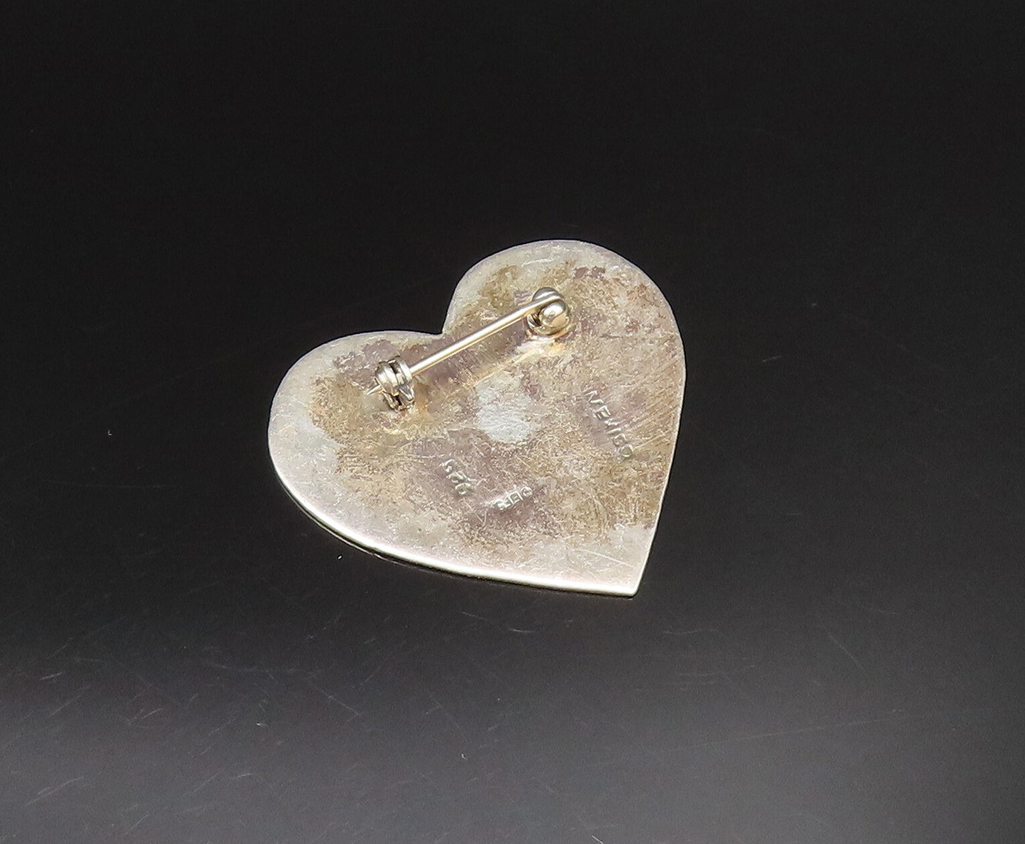 925 Silver  Vintage Engraved Kids & Flowers Flat Love Heart Brooch Pin  BP9566