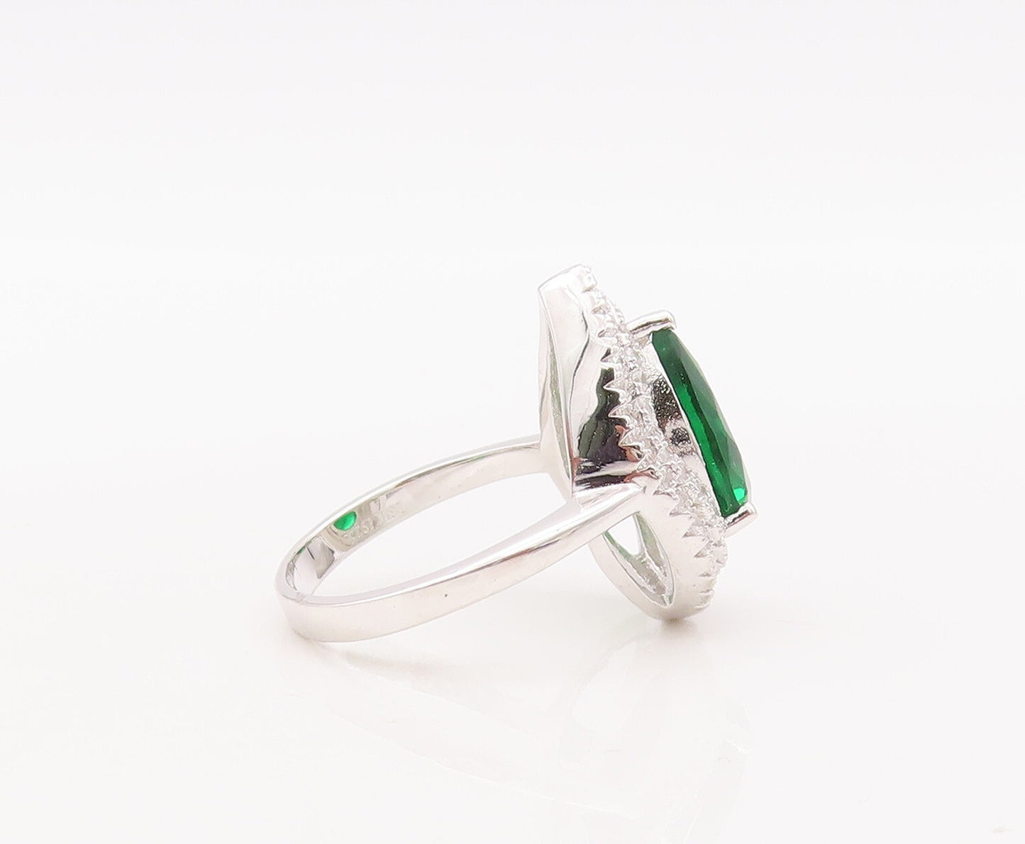 925 Sterling Silver Vintage Ring Drop Cut Green Halo White CZ  Sz 7  RG29882