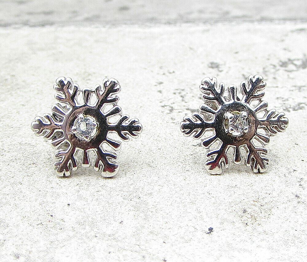925 Sterling Silver White Cubic Zirconia Snowflake Stud Earrings EG1406
