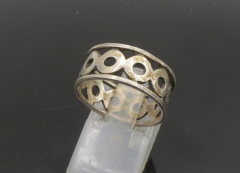 925 Sterling Silver  Vintage Open Circle Pattern Band Ring Sz 8  RG22978