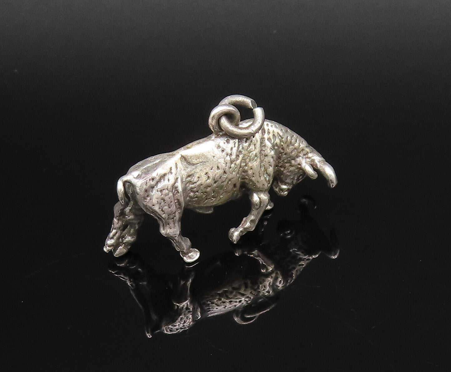 925 Sterling Silver  Vintage Sculpted Charging Bull Drop Pendant  PT21786