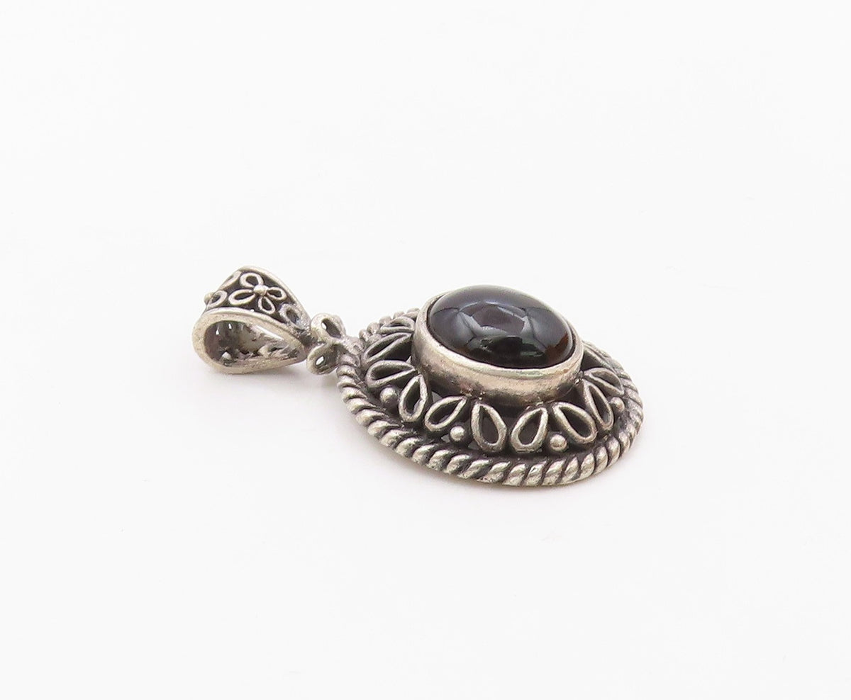 925 Sterling Silver  Vintage Cabochon Black Onyx Floral Dome Pendant  PT17632