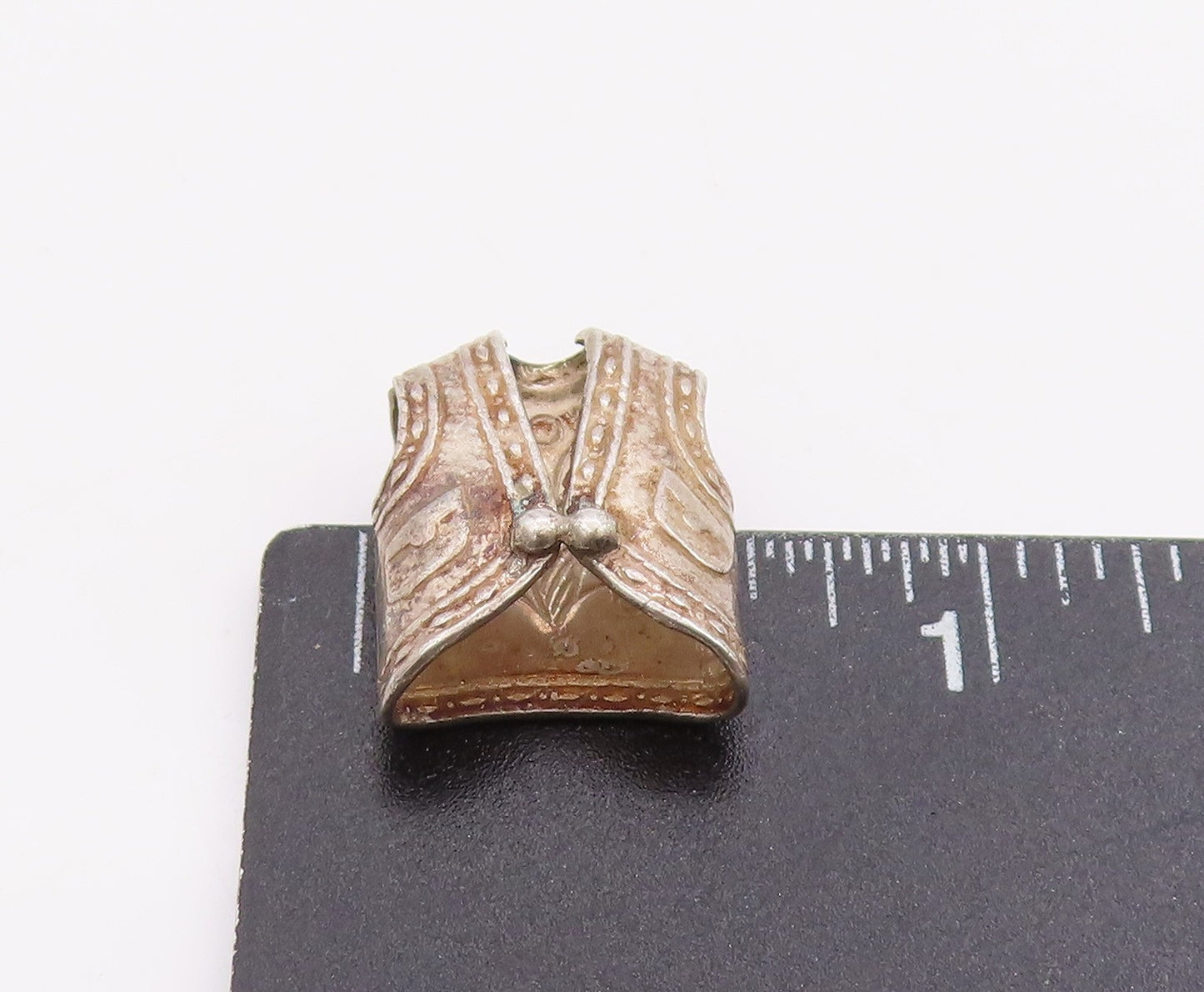 925 Sterling Silver Vintage Pendant Etched Western Cow Boy Vest Charm  PT24935