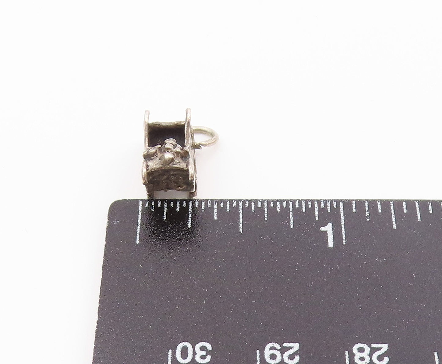 925 Sterling Silver  Vintage Petite Christmas Sleigh Motif Pendant  PT18538