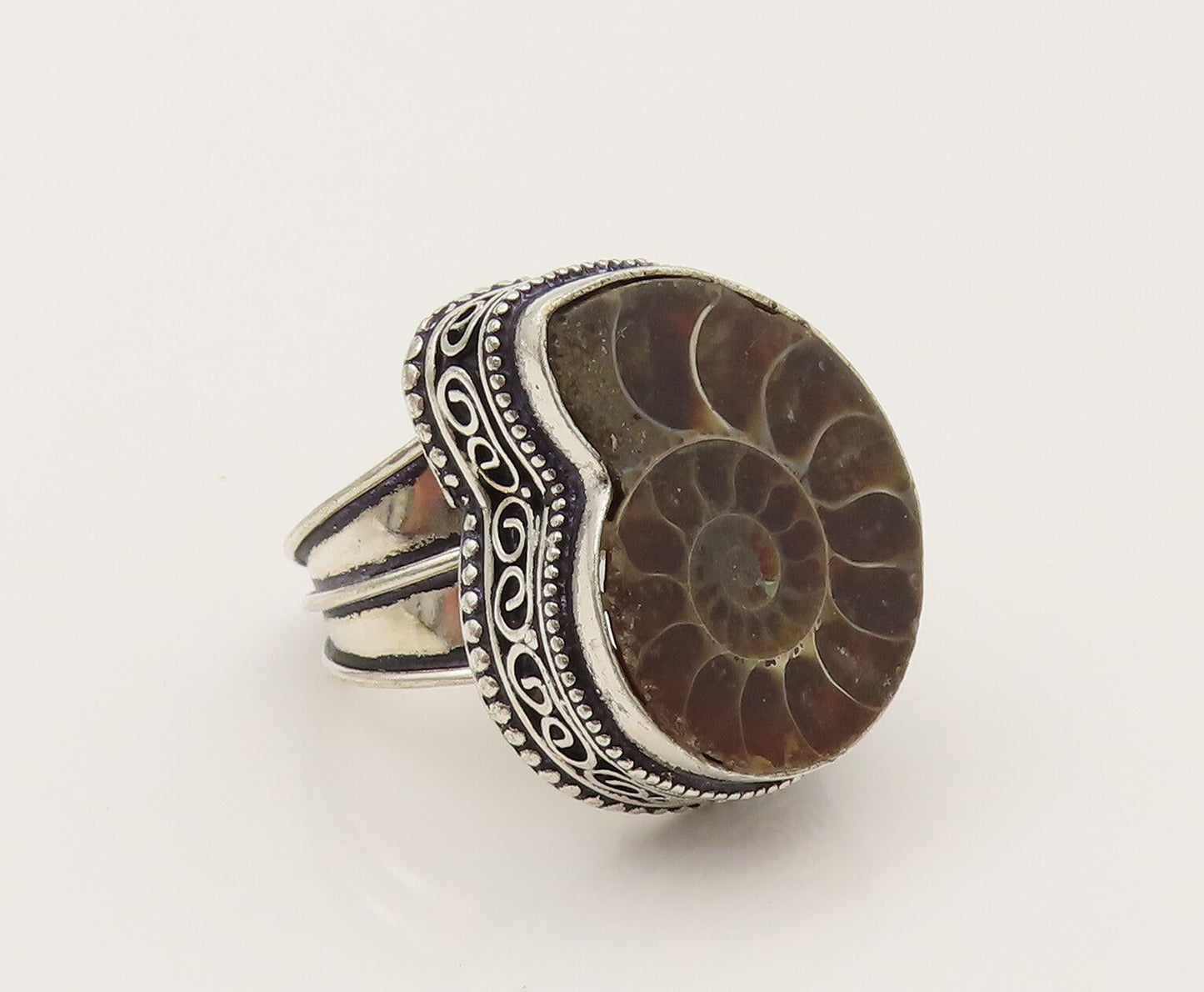 925 Silver  Vintage Bead & Pretzel Twist Snail Shell Motif Ring Sz 7  RG26488
