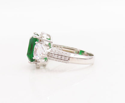 925 Sterling Silver Vintage Ring Rectangle Cut Peridot Triangle CZ Sz 7  RG29020