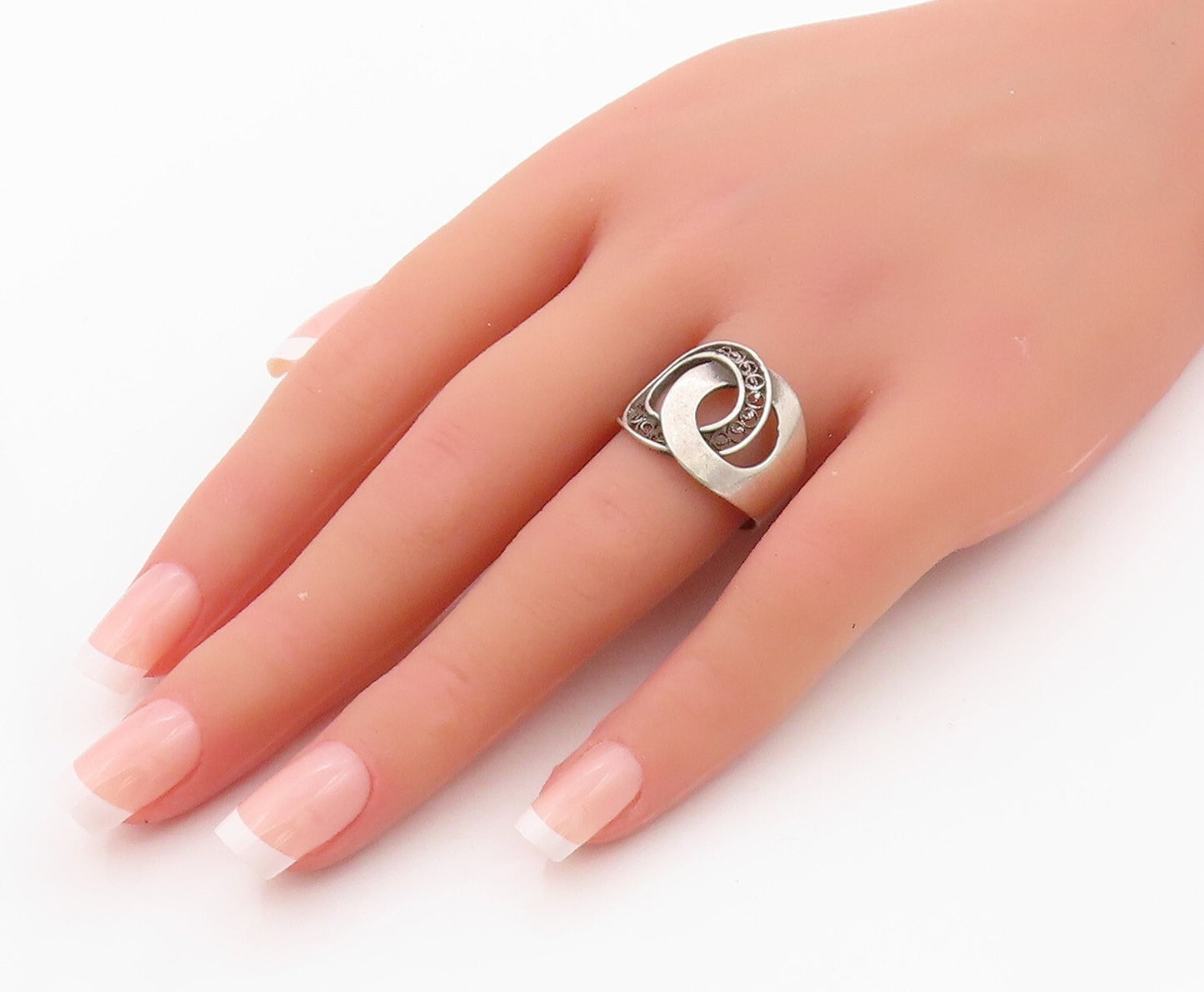 925 Sterling Silver Vintage Ring EUROPE Antique Design Cutout  SZ 9  RG32056