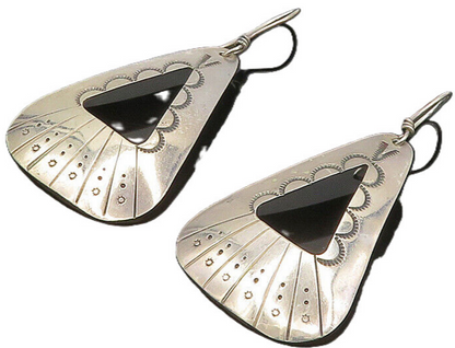 NAVAJO 925 Sterling Silver  Vintage Etched Detail Dangle Earrings  EG10286