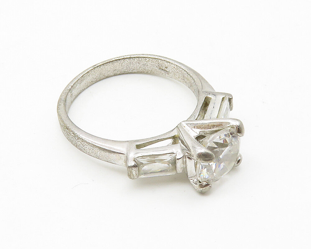 925 Sterling Silver  Cubic Zirconia Solitaire With Accents Ring Sz 7  RG10363