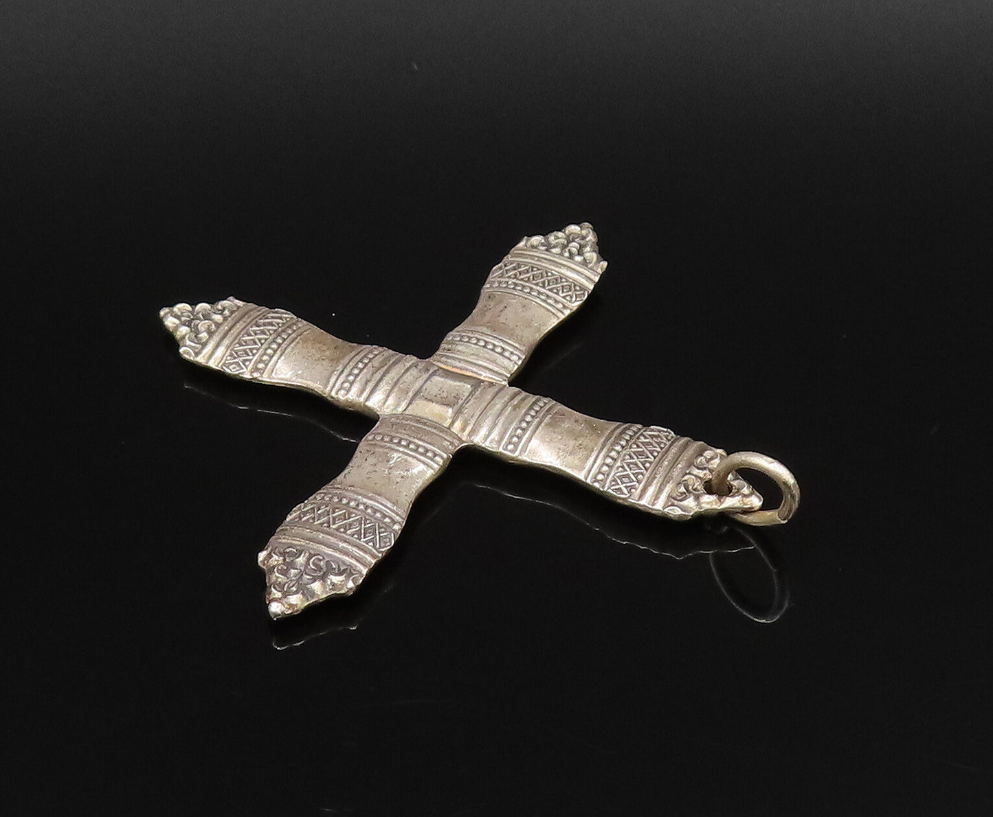 TOWLE 925 Silver  Vintage Dotted & Diamond Shape Pattern Cross Pendant PT21774