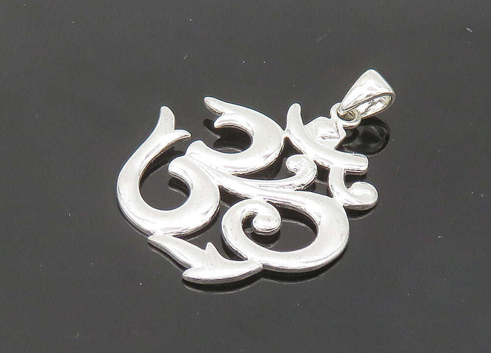 925 Sterling Silver  Vintage Spiritual "OM" Symbol Meditation Pendant  PT17196