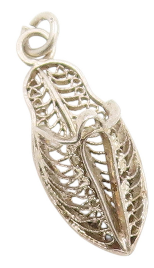 925 Sterling Silver Vintage Pendant Intricate Fairy Tale Footwear Charm  PT25265