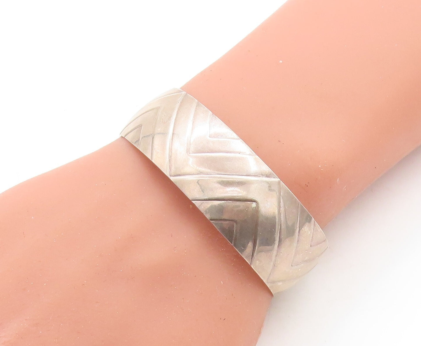 925 Sterling Silver  Vintage Shiny Geometric Pattern Cuff Bracelet  BT1666