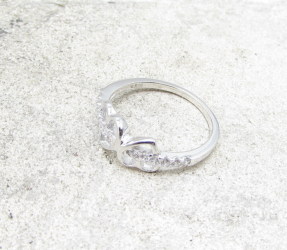 925 Sterling Silver  White Cubic Zirconia Love Heart Band Ring Sz 7  RG1579