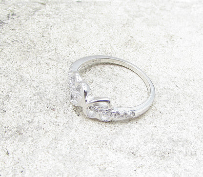 925 Sterling Silver  White Cubic Zirconia Love Heart Band Ring Sz 7  RG1579