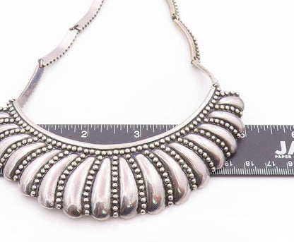 925 Sterling Silver Vintage Necklace Featuring Scalloped & Bead Design NE4542