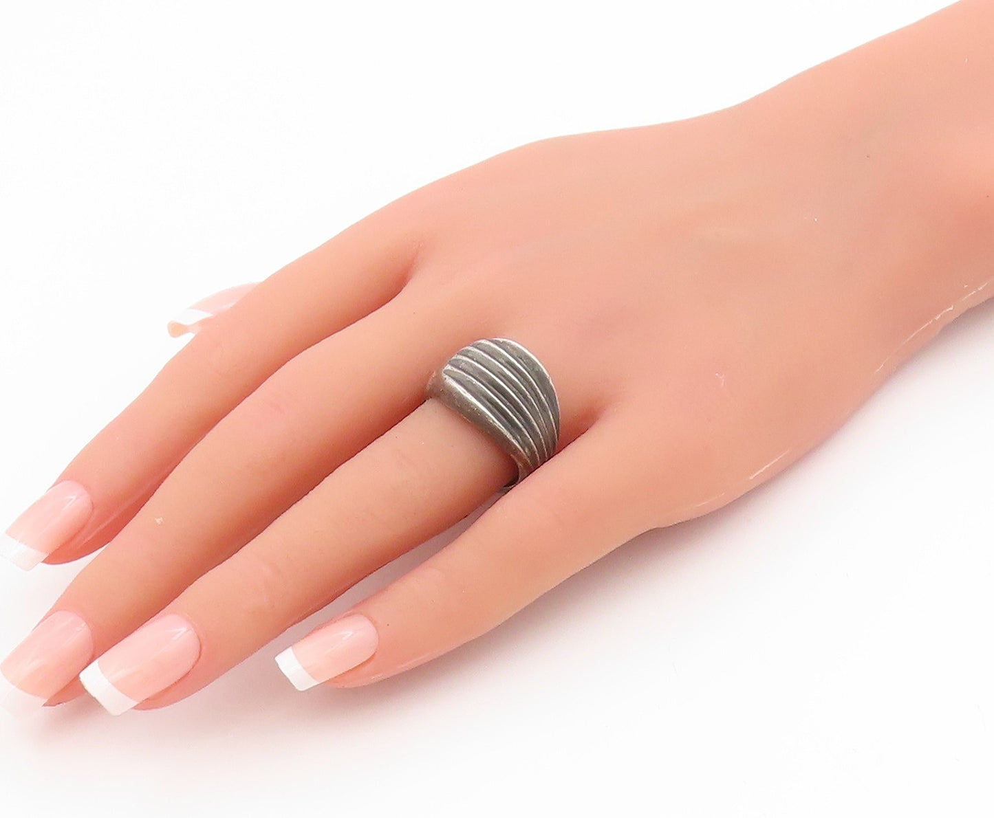 925 Sterling Silver Vintage Ring MEXICO Dark Tone Solid Ribbed Dome Sz 8 RG34646