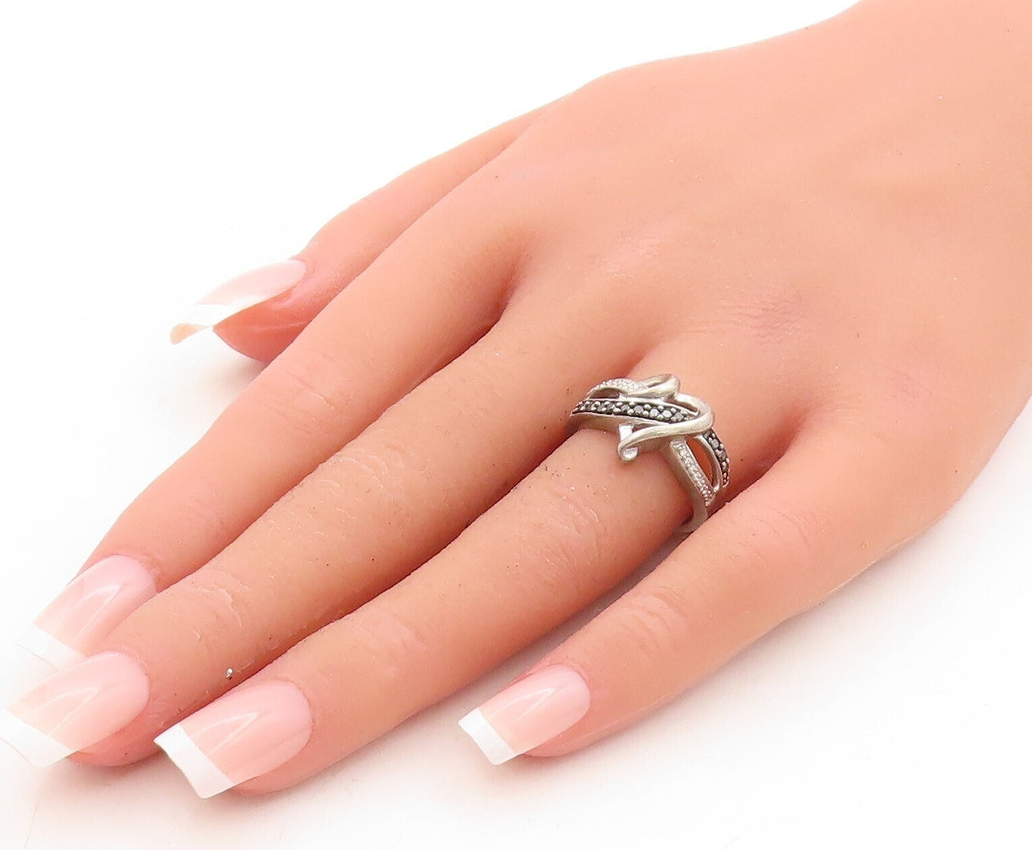 925 Sterling Silver Vintage Ring White & Black Diamonds Heart  Sz 6.5  RG31288