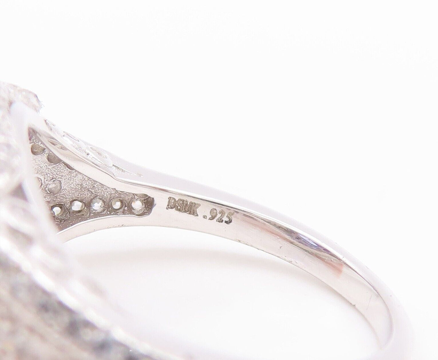 925 Sterling Silver Vintage Ring Carved Round Cut Blue & White CZ  Sz 7  RG29595