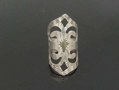 925 Sterling Silver  Vintage Shiny Diamond Cut Detail Band Ring Sz 8   RG23680