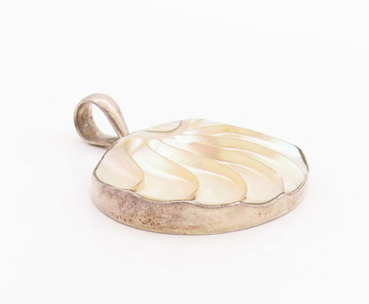 925 Sterling Silver Vintage Pendant Designer Fan Shaped Mother Of Pearls PT23339