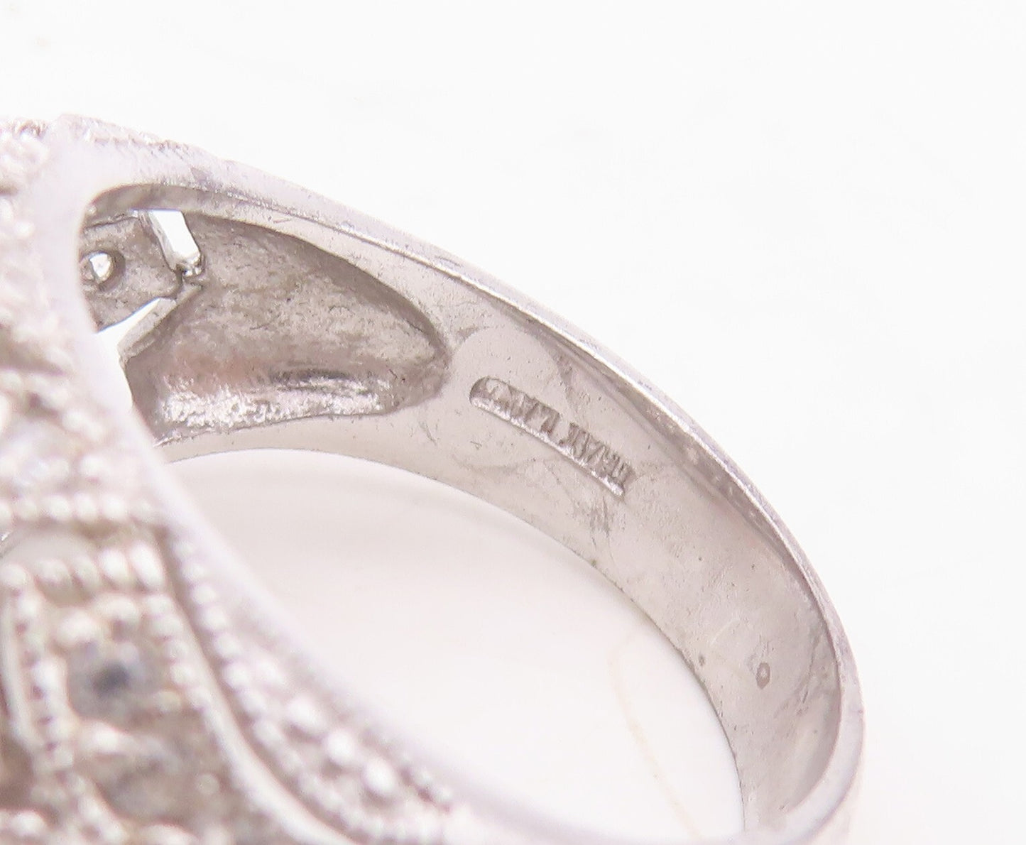 925 Sterling Silver Vintage Ring Designer Carved CZ Inlay Dome  Sz 7  RG30442
