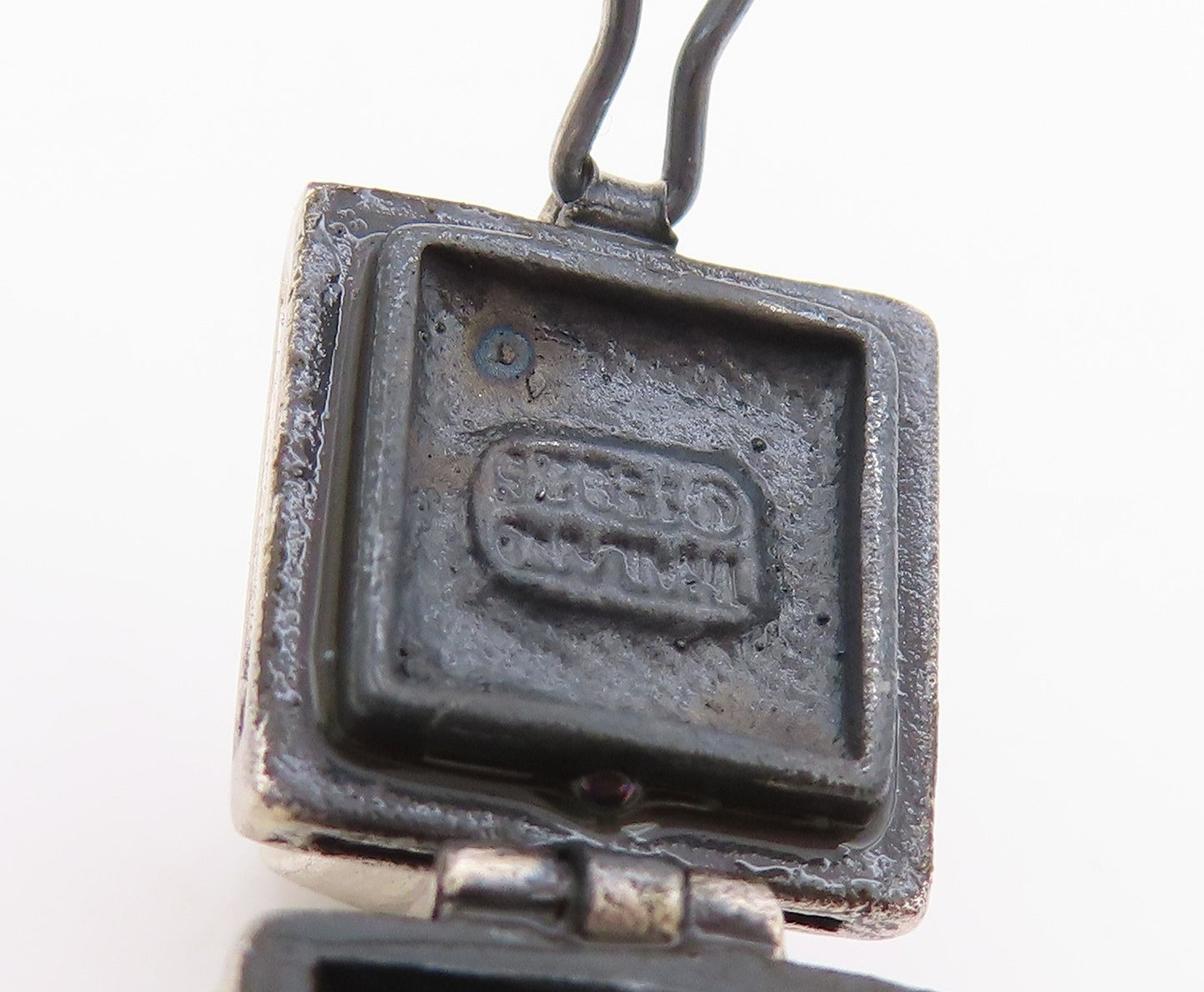 925 Sterling Silver Vintage Pendant Onyx Swirly Carved Box Charm OPENS  PT24701