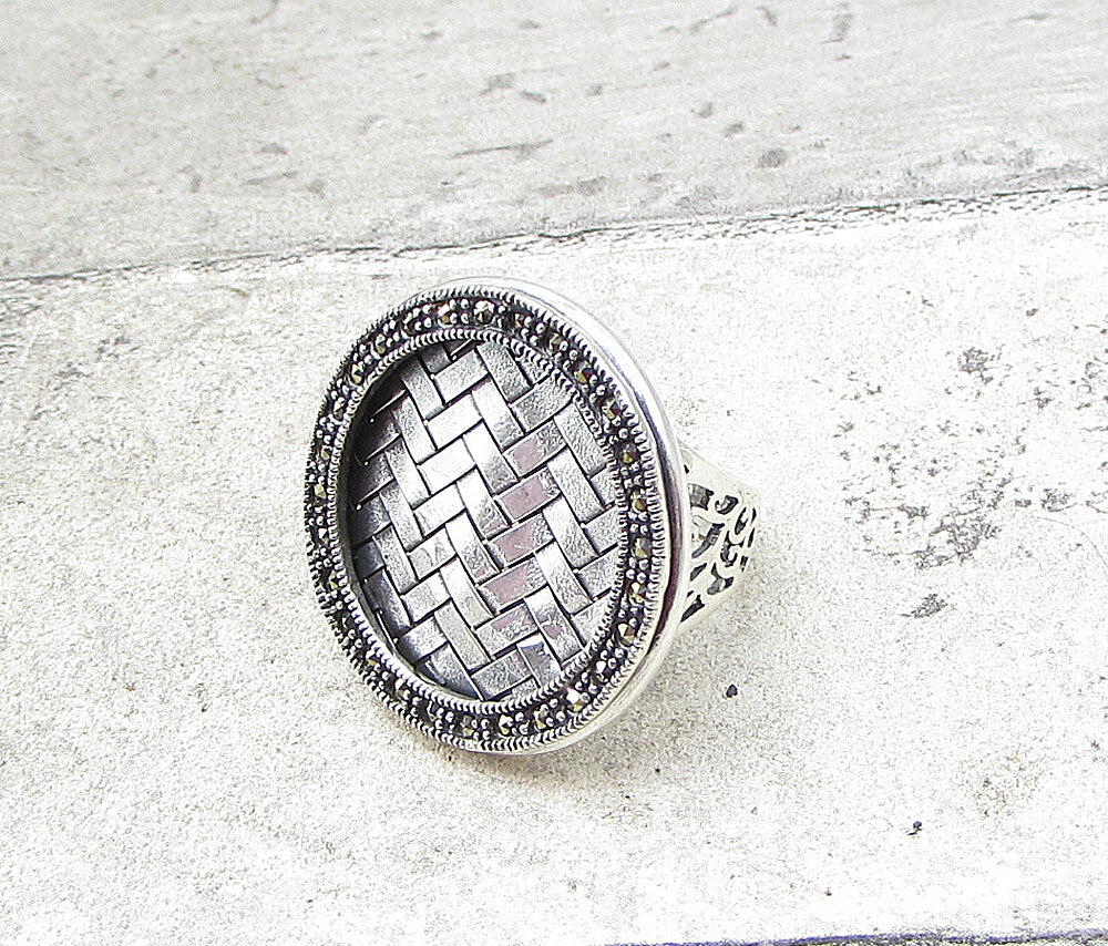 925 Sterling Silver  Marcasite Framed Woven Round Shield Ring Sz 5.5  RG1691