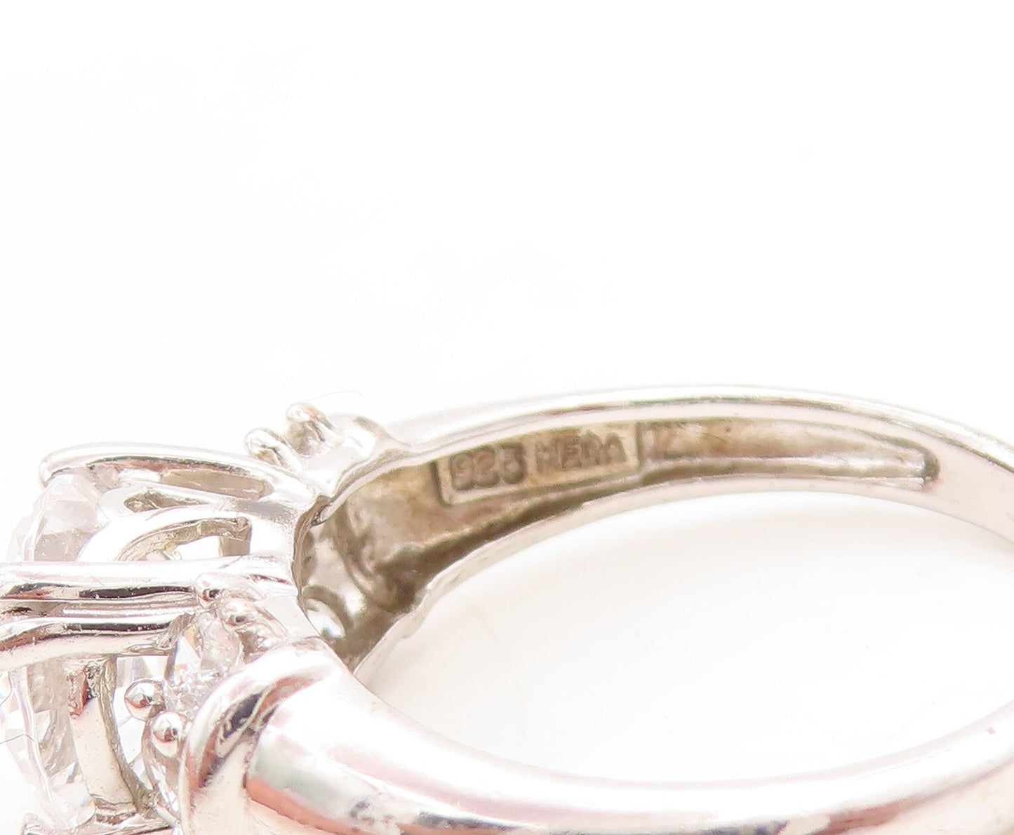 925 Sterling Silver Vintage Ring Round Cut CZ Inlay  Sz 7  RG31487