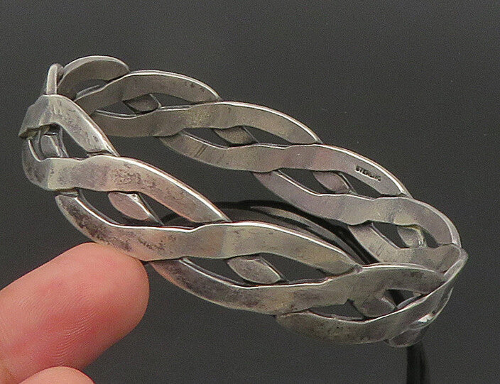 925 Sterling Silver  Vintage Woven Design Smooth Bangle Bracelet  BT8536