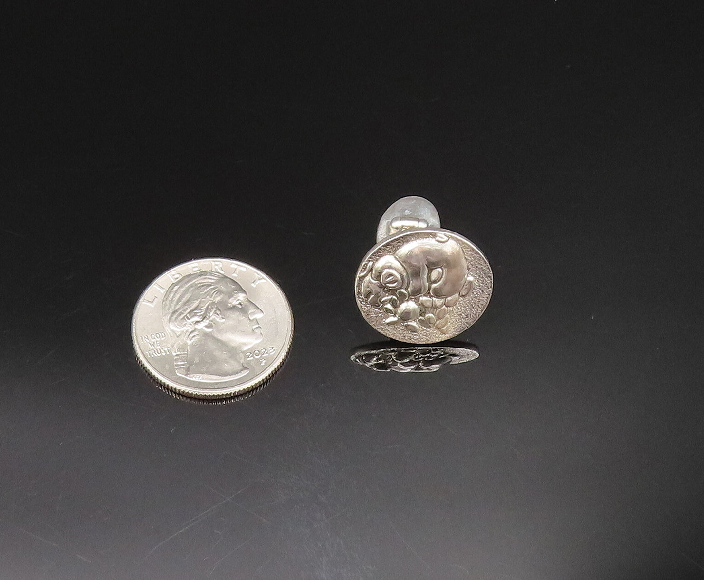 DESIGNER 925 Sterling Silver Vintage Pig Hugging Treasure Cuff Links TR3407